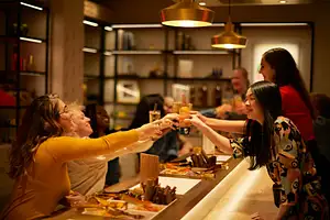 Johnnie Walker Whisky Tour in Edinburgh with Tasting and Lunch