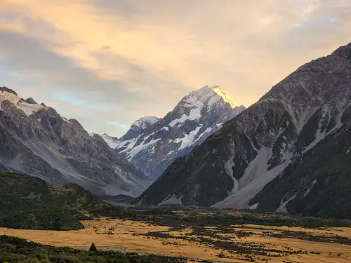 Queenstown to Christchurch Full Day Tour Via Mt Cook